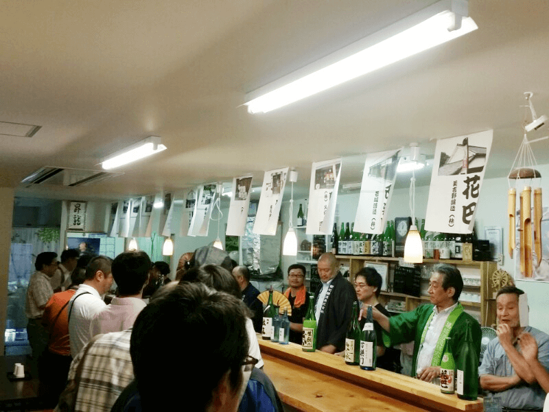 奈良の地酒がそろう人気酒屋 酒商 のより 奈良三条店 で開催 お酒と仕込み水を飲み比べる 勝手に大和酒祭り レポート 日本酒 専門webメディア Saketimes