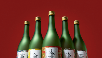 120年前の幻の日本酒「本菱」のボトル