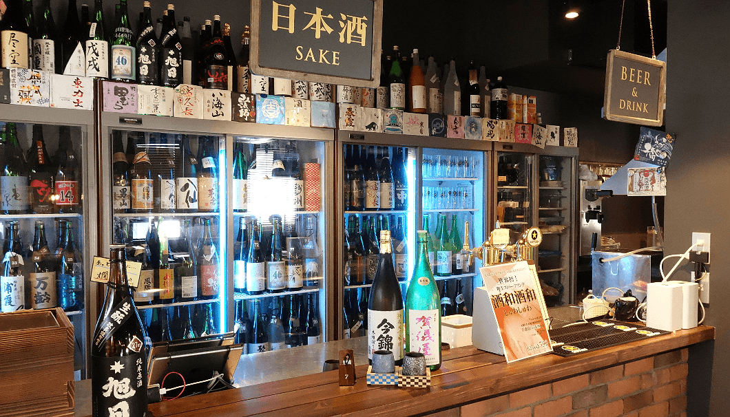 AKATSUKI NO KURA(あかつきのくら)店内の日本酒カウンター