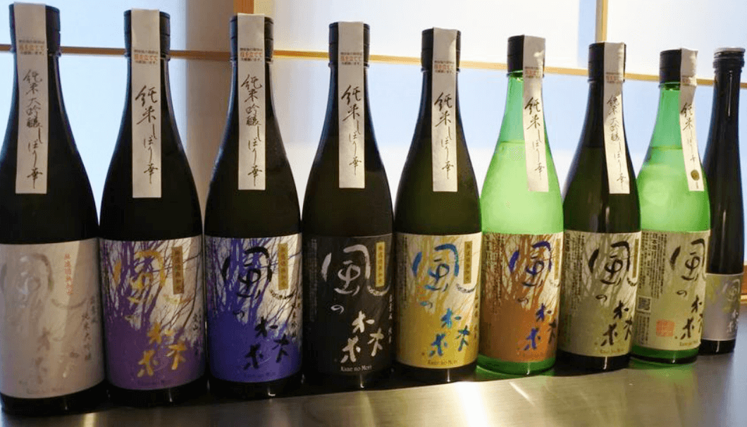 日本酒、風の森のボトルが並んでいる写真