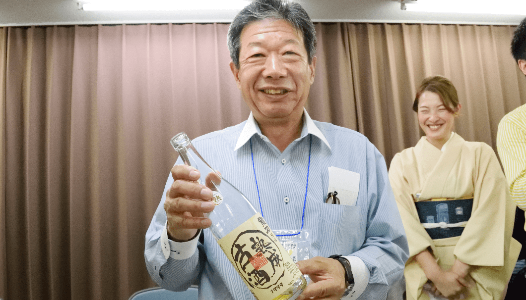 長期熟成酒研究会の会長であり、「龍力」「米のささやき」を醸す本田商店(兵庫県姫路市)の社長でもある本田眞一郎さんの写真。