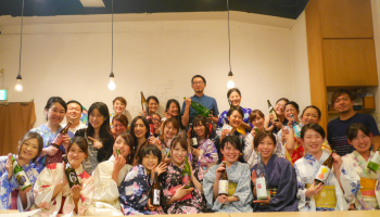 日本酒女子会夏の浴衣イベントの集合写真