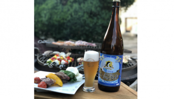 BBQとビール瓶の画像