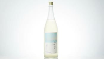 kurandと京都の西山酒造場が協働開発した日本酒「丹波の雫」の写真