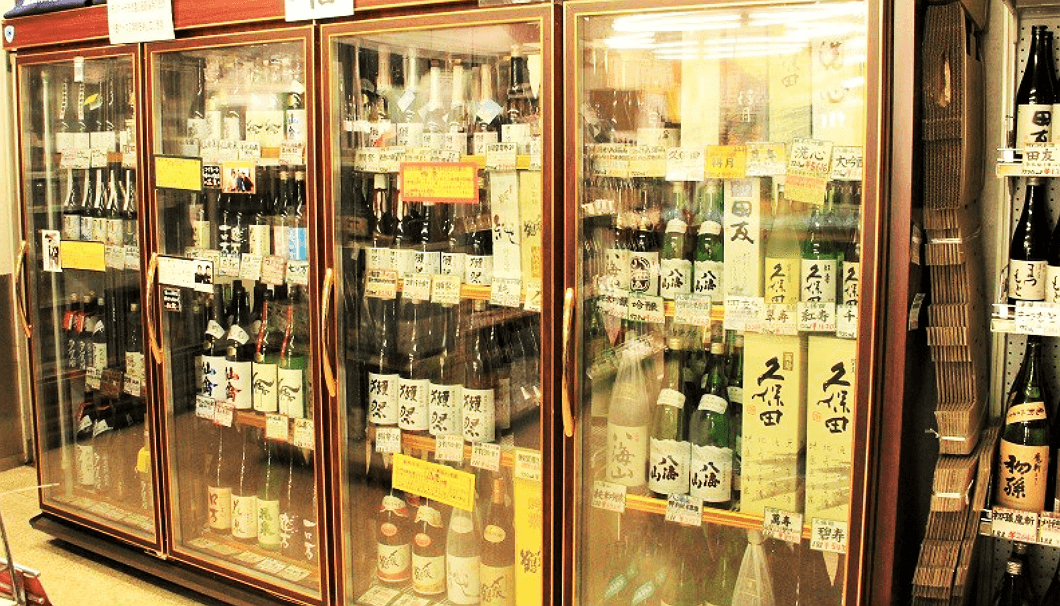 東京・大井町「おいしい地酒とワインの店　ワダヤ」の冷蔵庫