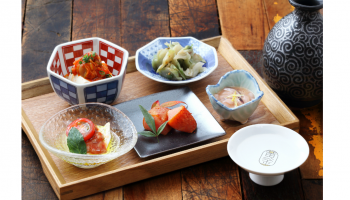モツ料理と純米の燗酒が楽しめる居酒屋「kogane(モツ酒場こがね)」で提供される料理画像