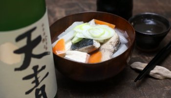 船場汁と神奈川茅ケ崎の地酒「天青」の写真