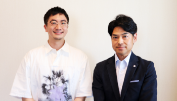 白鶴酒造 代表取締役社長の嘉納健二さん（写真右）と株式会社Clear代表の生駒龍史