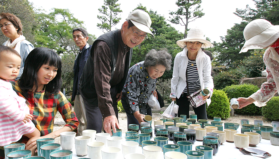 福智町が春に開催しているイベント「春の陶器まつり」