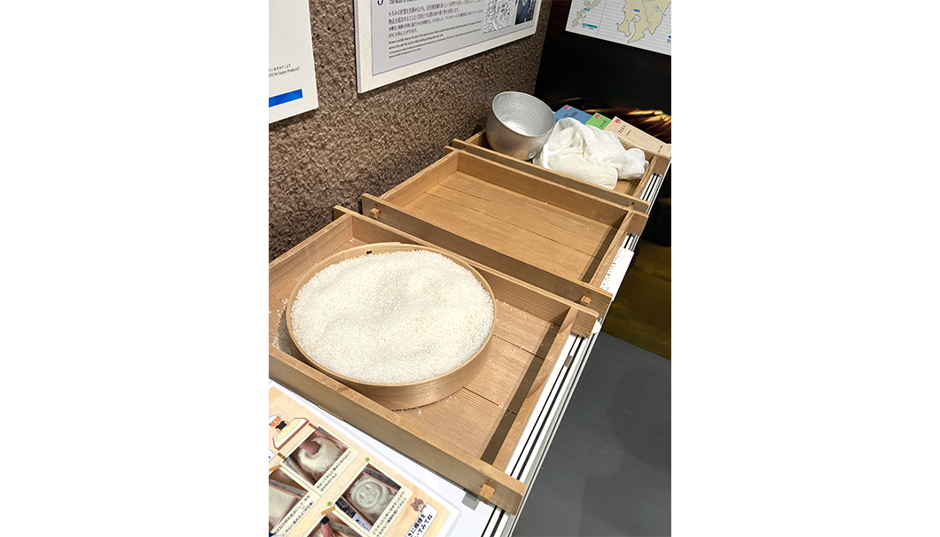 国税庁による「伝統的酒造り」をテーマとしたブースの様子