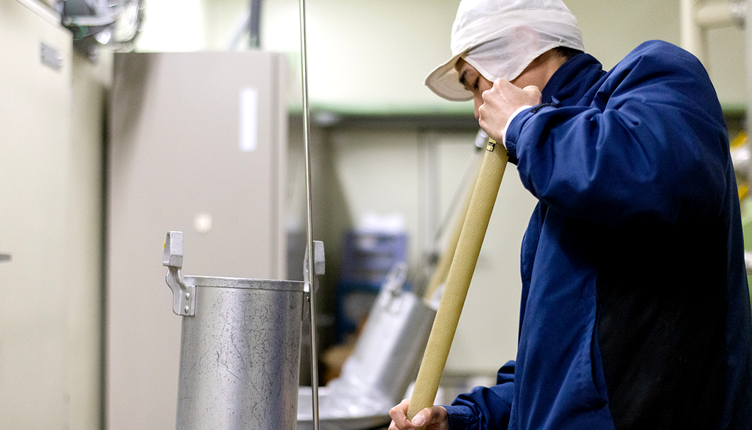 白瀧酒造の酒造りの様子