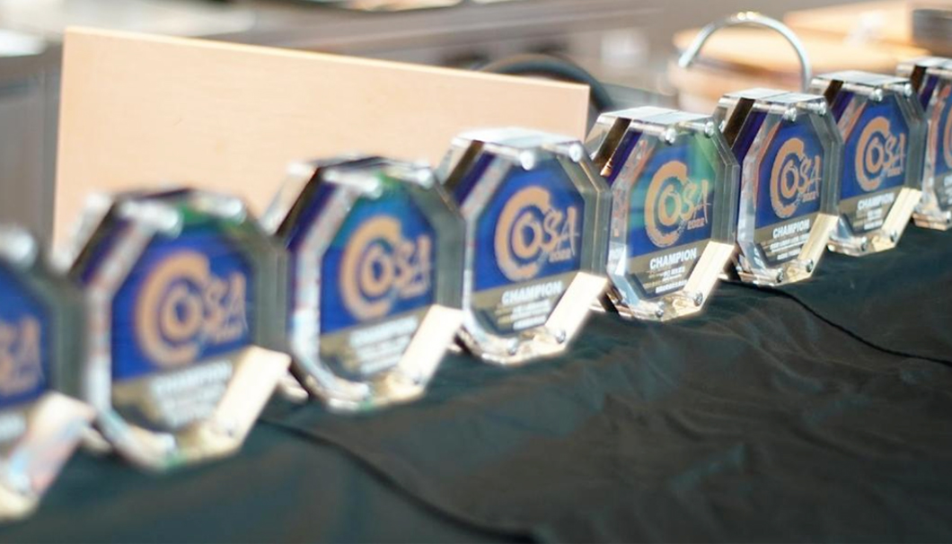 「Oriental Sake Awards」のトロフィー