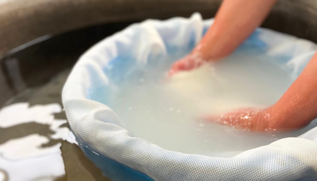洗米の作業の様子