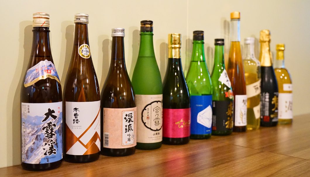 「IWC 2026」のトロフィー受賞酒